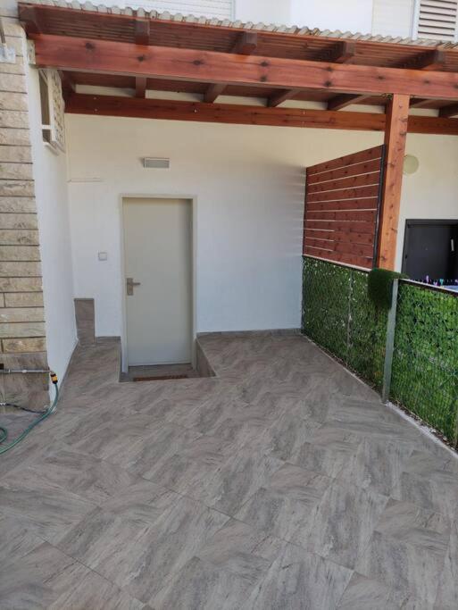 יחידת אירוח חדשה ומקסימה בכרמיאל Karmiel Exterior foto