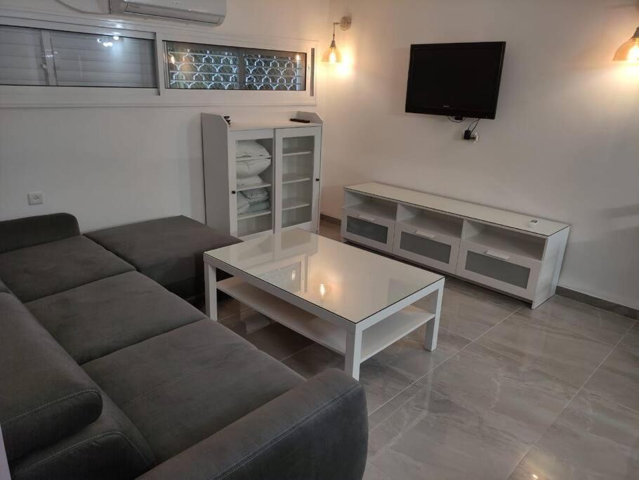 יחידת אירוח חדשה ומקסימה בכרמיאל Karmiel Exterior foto
